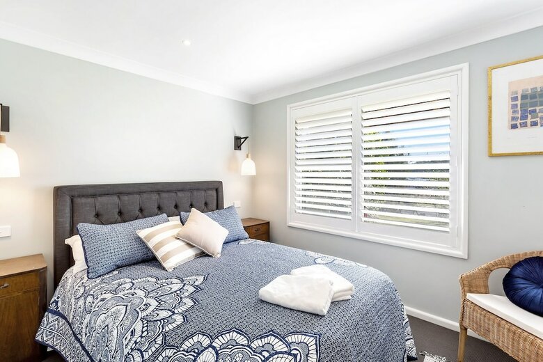 Bagnall Avenue, 1