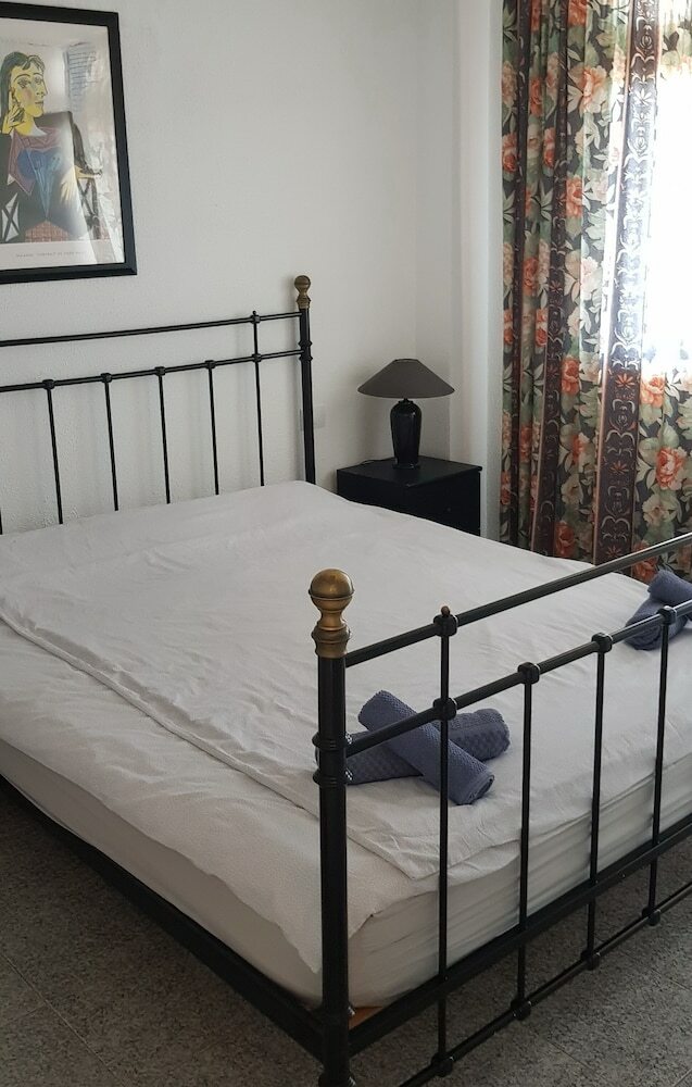 2 Bedroom Apartment 2 Min From Beach