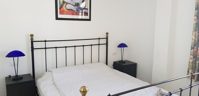 2 Bedroom Apartment 2 Min From Beach