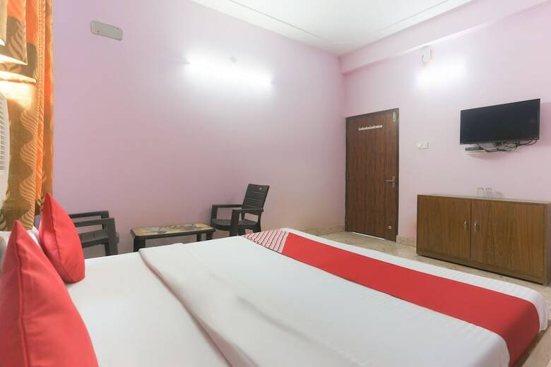 Oyo 61384 Hotel Vd Palace