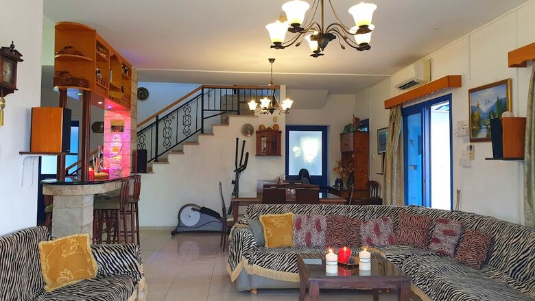 Hotel Astrofegia Beach Villa