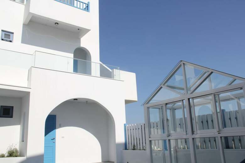 Hotel Blue White
