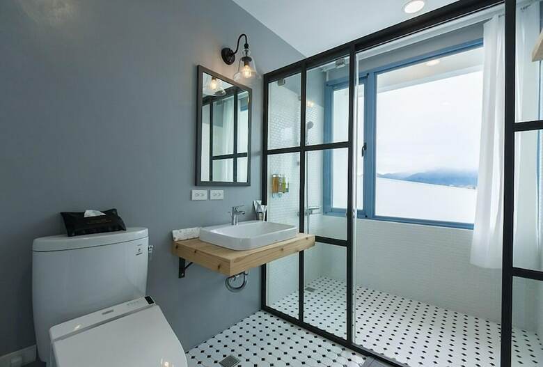 Hotel Blue White
