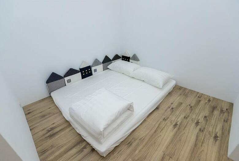 Hotel Blue White