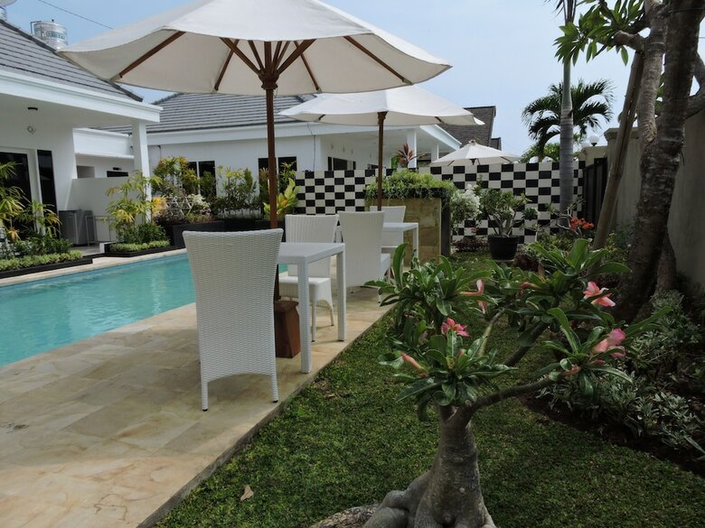 Hotel Kartika Villas