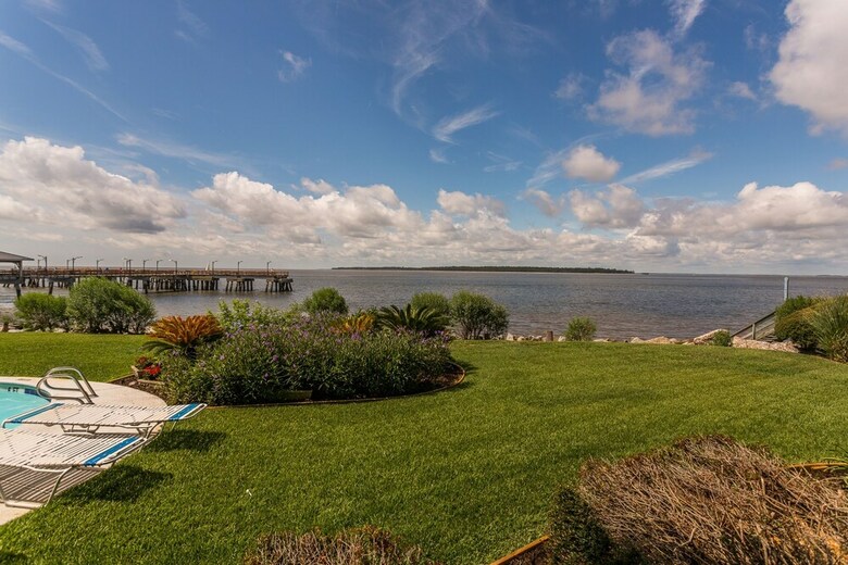 Pier Point #204 By Hodnett Cooper