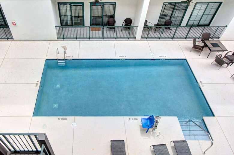 400 Ocean Blvd. #1206 By Hodnett Cooper