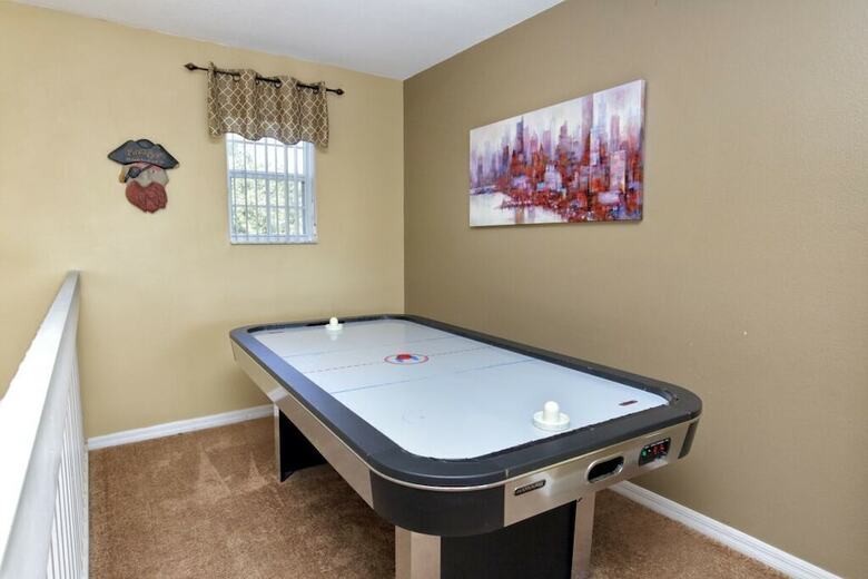 Huge Gated Pool Home Perfect For Large Families!