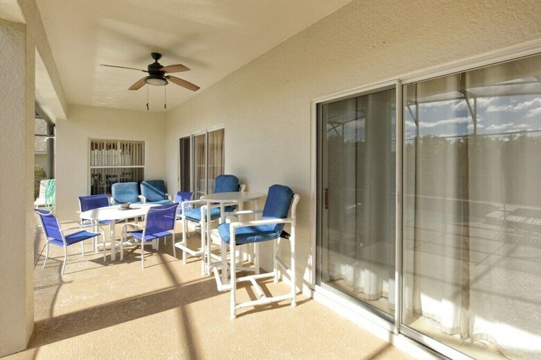Huge Gated Pool Home Perfect For Large Families!