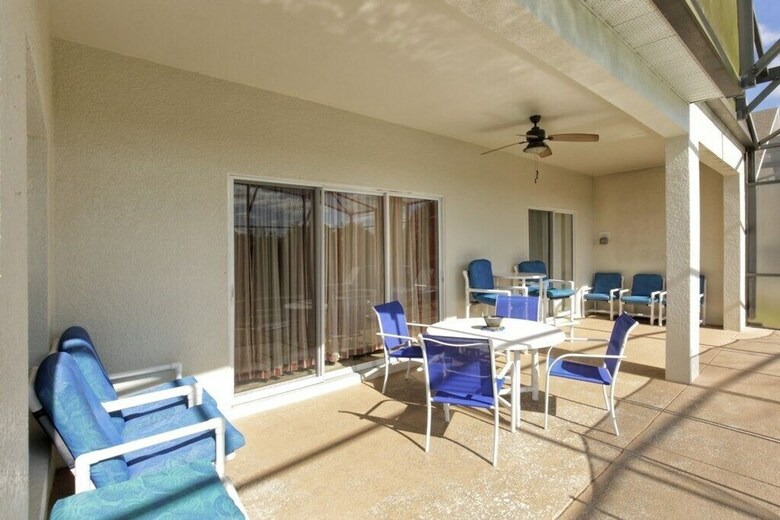 Huge Gated Pool Home Perfect For Large Families!