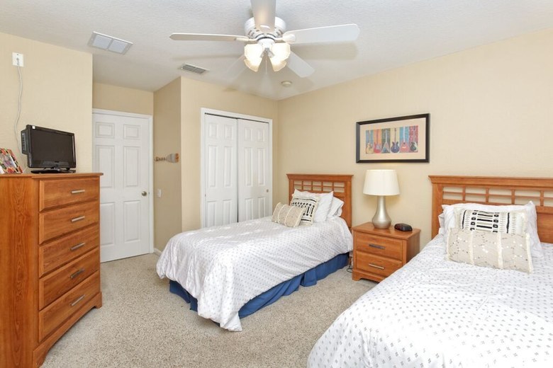 Deluxe Spacious Resort Home Close To Disney