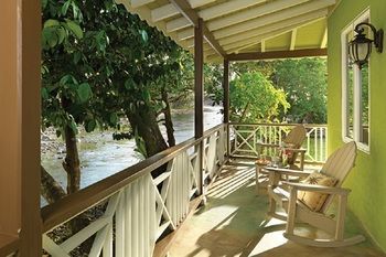 Hotel Rosalie Bay Resort