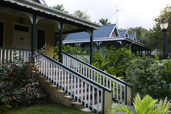 Hotel Rosalie Bay Resort