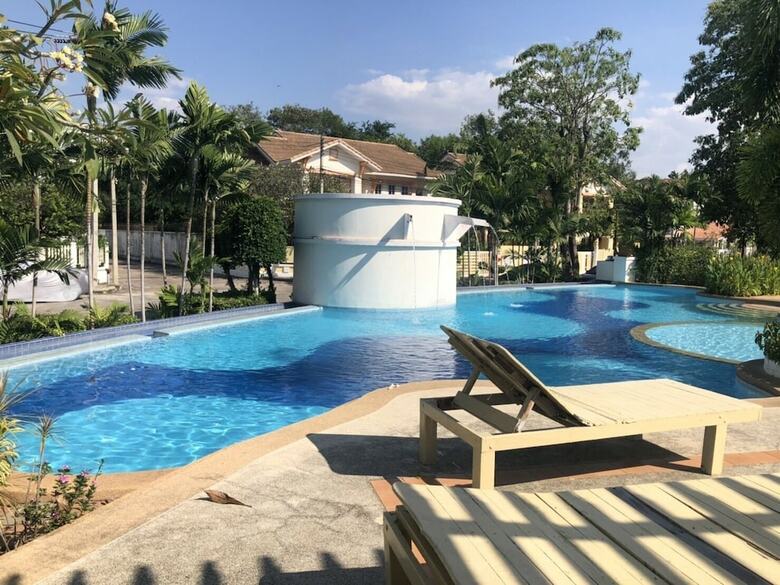 Pattaya Pool Villa Tlh