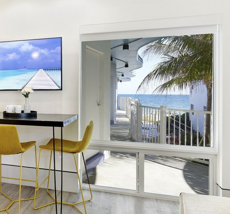 Motel Ocean Treasure Beachside Suites