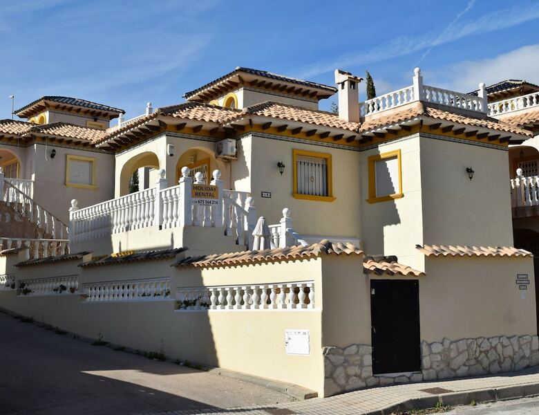 Full Villa With Private Salt Water Pool