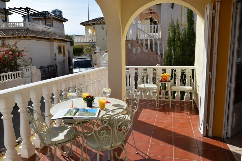 Full Villa With Private Salt Water Pool