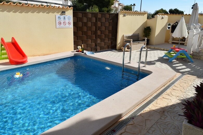 Full Villa With Private Salt Water Pool