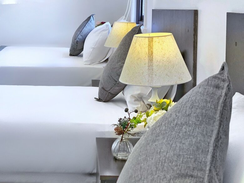 Commercial Hay Hotel