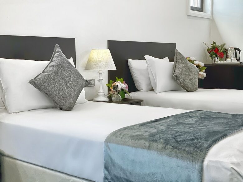 Commercial Hay Hotel