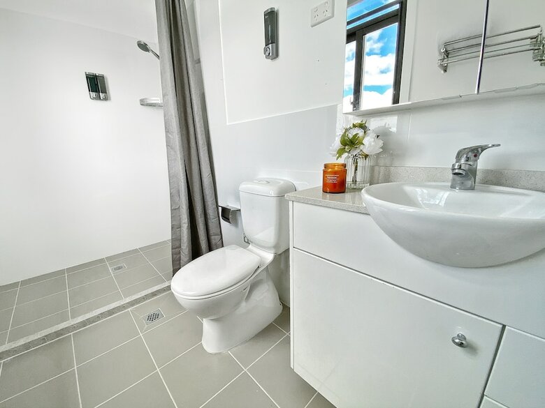 Commercial Hay Hotel