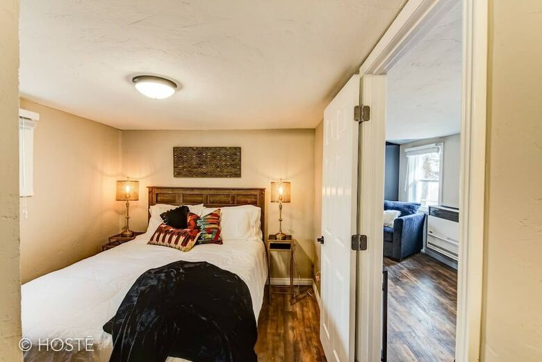 Manitou Springs Downtown Escape