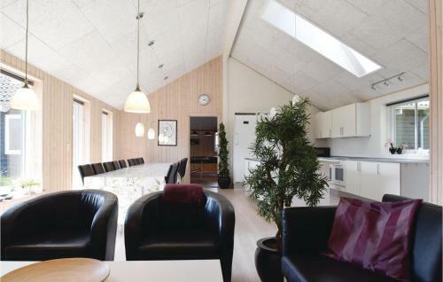 Holiday Home Kronens Have Tranek�r X