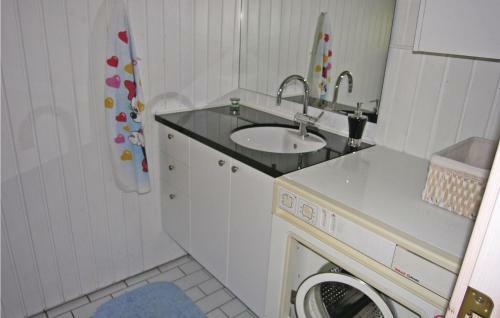 Holiday Home Svaneke 22