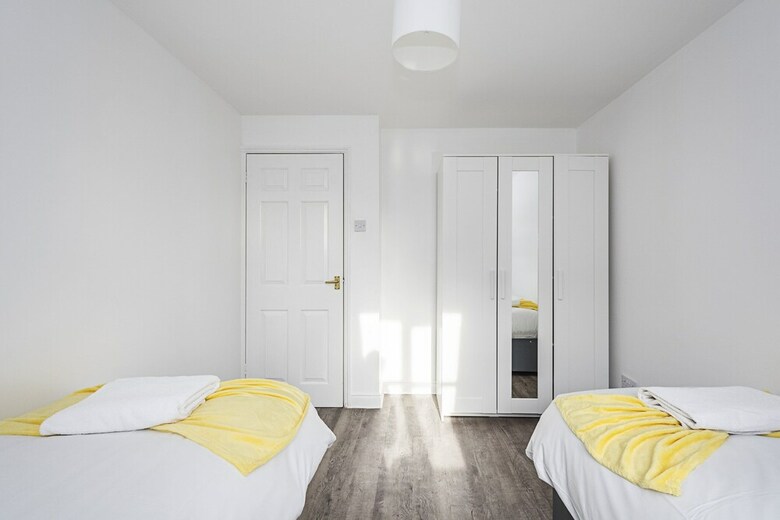 Modern 2 Bedroom Lewisham Apartment