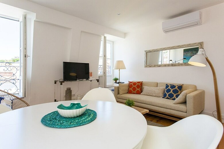 Alfama Trendy Deluxe Apartment Rentexperience