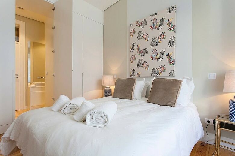 Figueira Square Downtown Deluxe Apartment Rentexperience