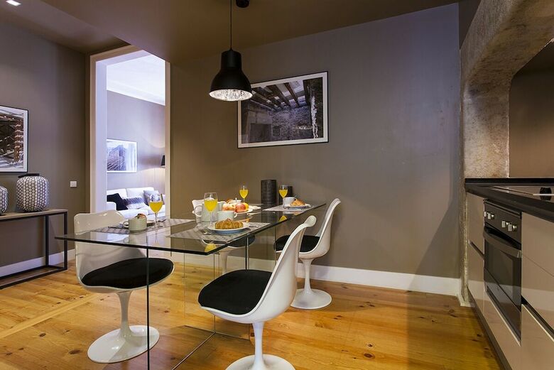 Downtown Pier I Apartment Rentexperience