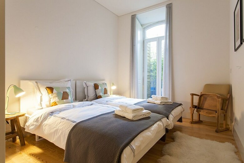 Downtown Design Deluxe Apartment Rentexperience