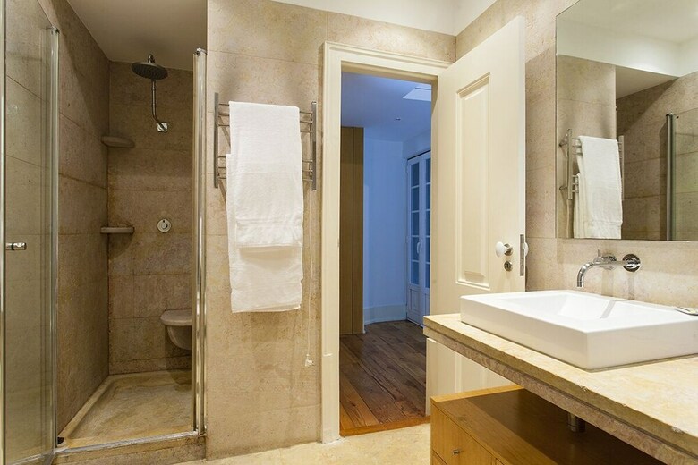 Elegant Chiado Apartment Rentexperience