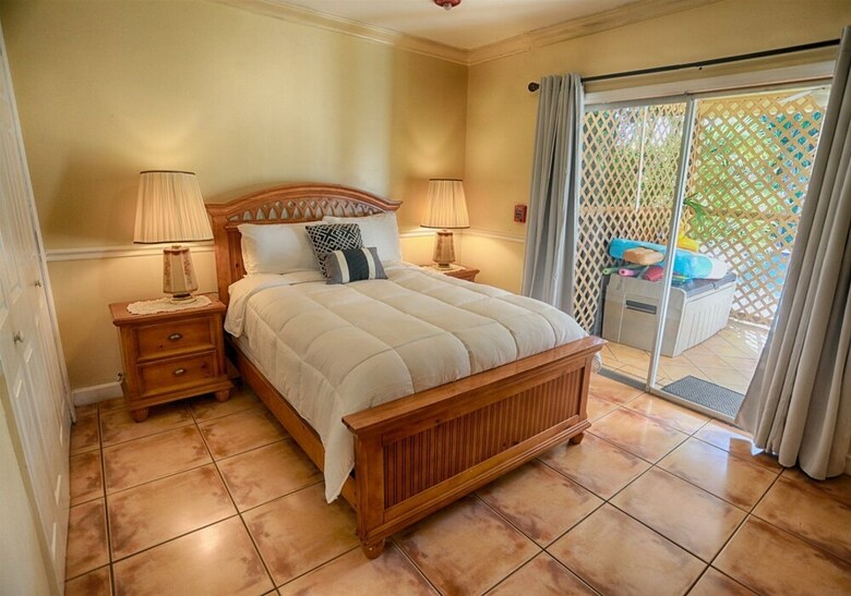 Spacious & Conveniently Located Miami Airport Home
