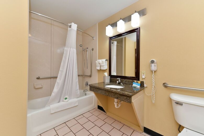Boarders Inn & Suites By Cobblestone Hotels - Ardmore