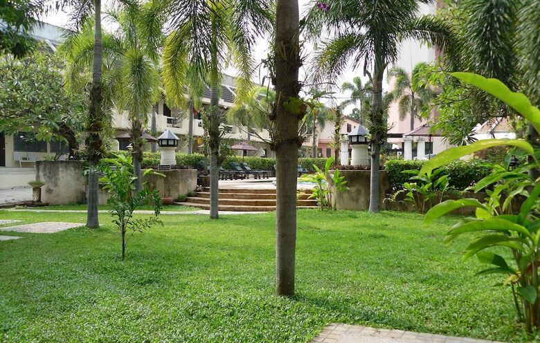 Lantana Pattaya Hotel & Resort