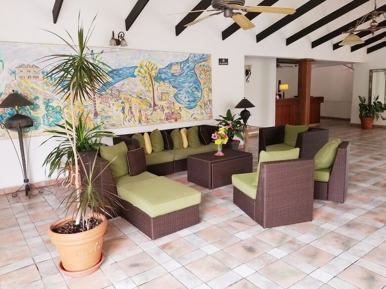 Hotel Allamanda Beach Resort