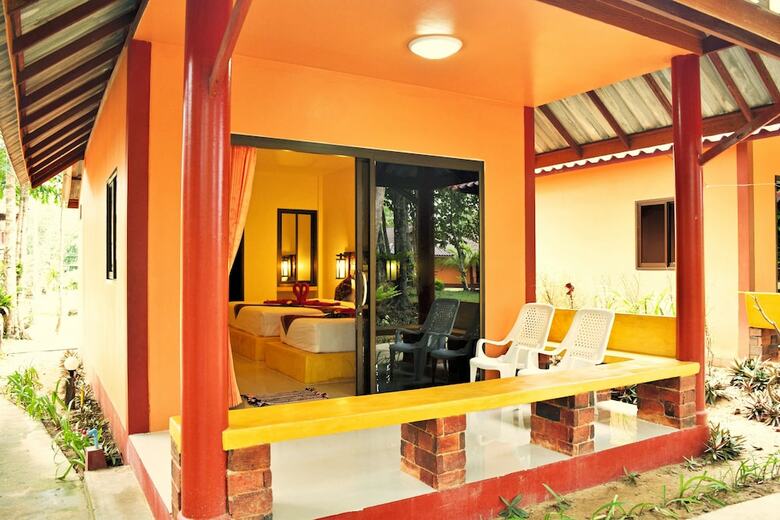 Hotel Lanta Pearl Beach Resort