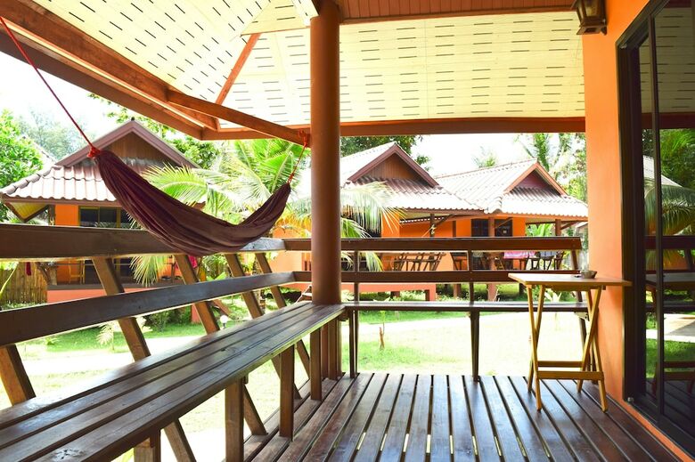Hotel Lanta Pearl Beach Resort