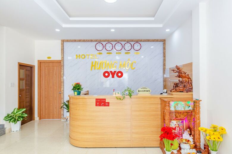 Hotel Oyo 493 Huong Moc 1