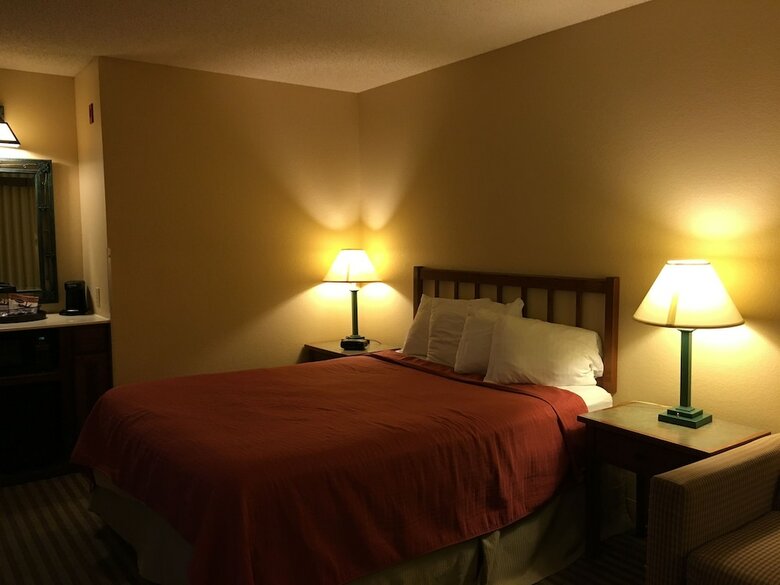 Hotel Norwood Inn & Suites