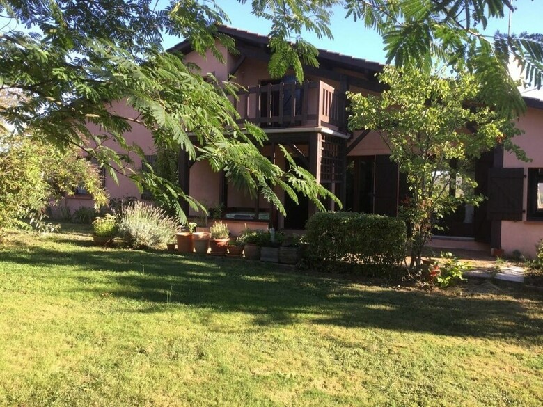 Residencia Charming 5 Bedroom House