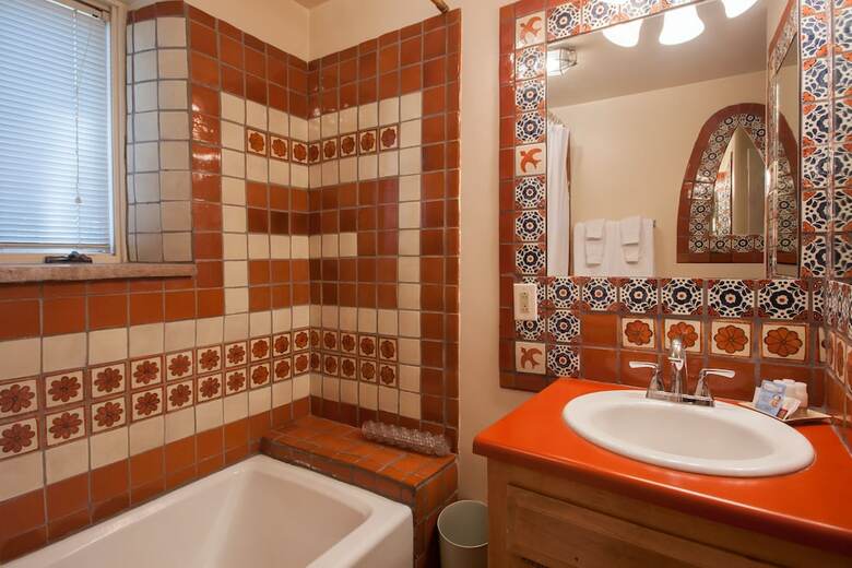 Pueblo Bonito Bed And Breakfast Inn