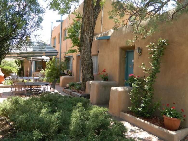 Pueblo Bonito Bed And Breakfast Inn