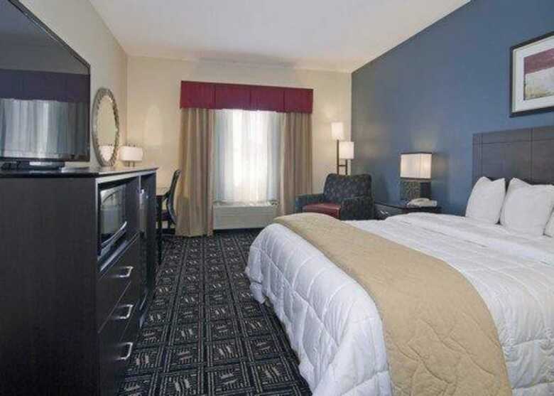 Hotel Quality Inn & Suites