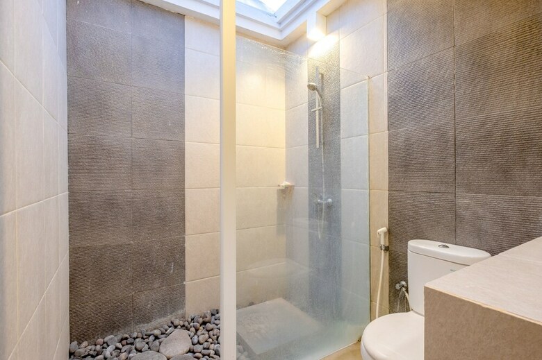 Oyo 1508 Mascot Beach Hotel