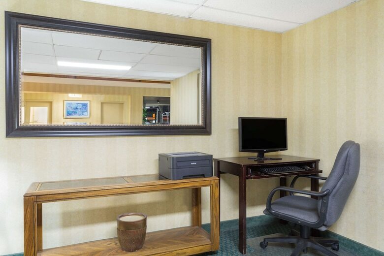 Motel Super 8 By Wyndham Bentonville