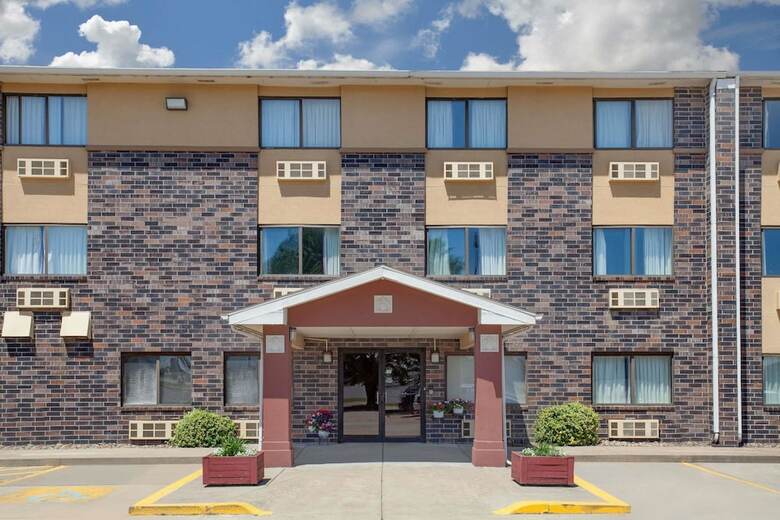 Hotel Super 8 By Wyndham Evansville East