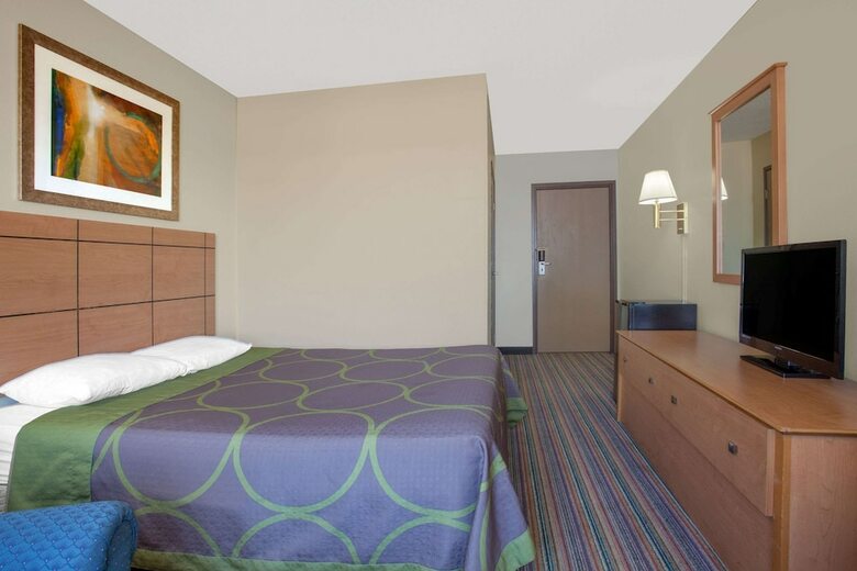 Hotel Super 8 By Wyndham Evansville East